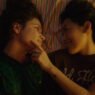 Bruna Linzmeyer e Ana Hikari aparecem próximas em cena da série brasileira Amora