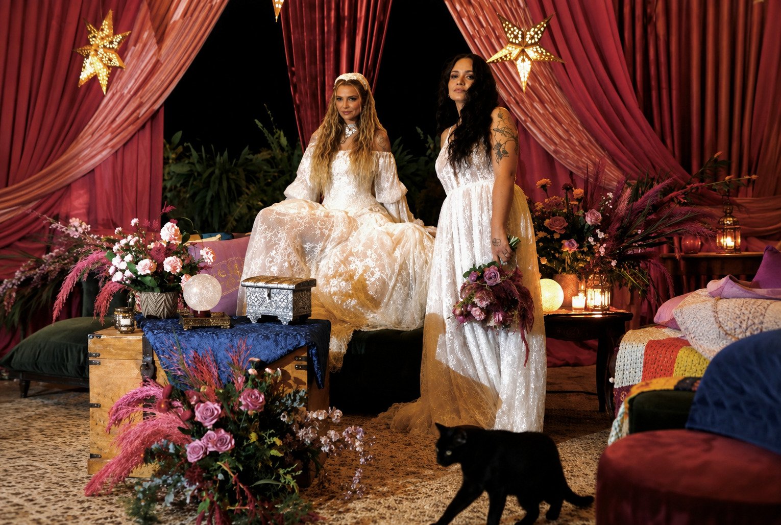 Marcela Mc Gowan e Luiza Martins em ensaio de casamento durante celebração em São Paulo