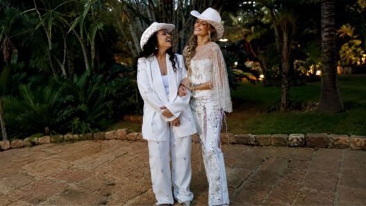 Marcela Mc Gowan e Luiza Martins durante celebração de casamento em São Paulo